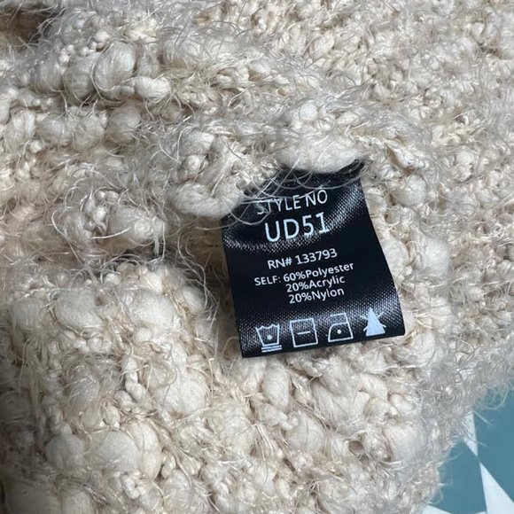 POL Eyelash Oversized Sweater in Oatmeal - Size M - Picture 8 of 9